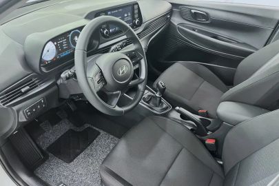 Car image 14