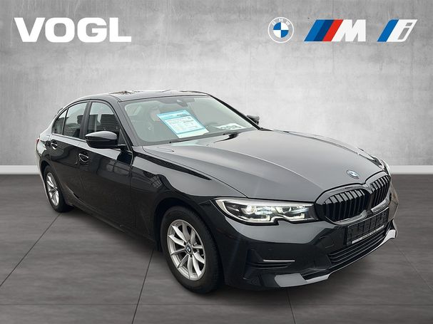 BMW 320i 135 kW image number 2