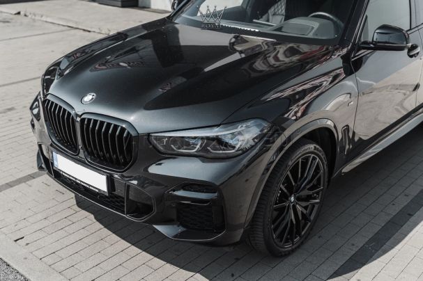 BMW X5 M50i xDrive 390 kW image number 1