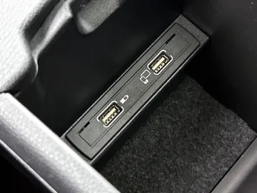 Car image 44