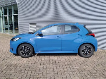 Car image 3