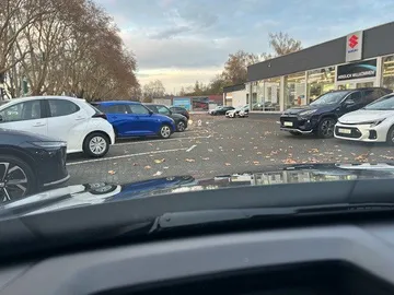 Car image 25