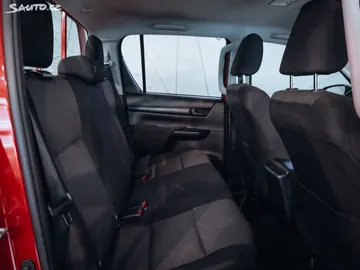 Car image 30