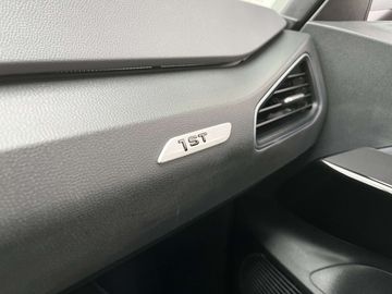 Car image 28