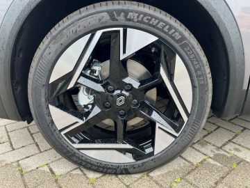 Car image 28