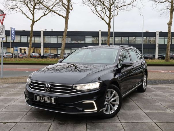 Volkswagen Passat GTE 1.4 TSI PHEV DSG 160 kW image number 1