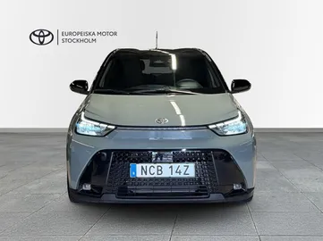 Car image 2