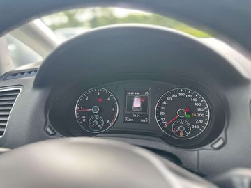 Car image 31