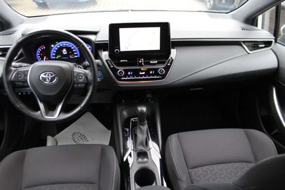 Car image 10