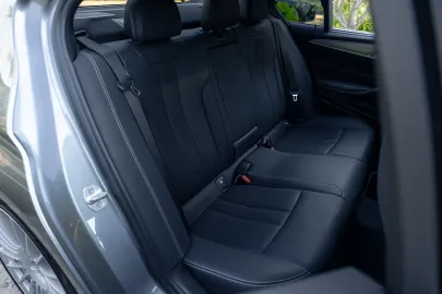 Car image 33