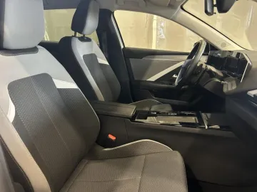 Car image 33