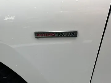 Car image 30