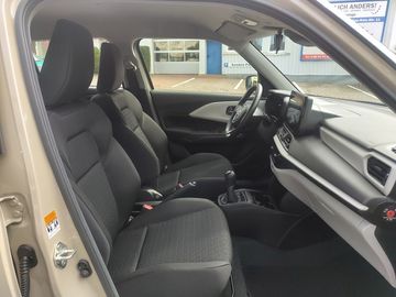 Car image 10