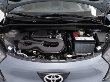 Car image 23