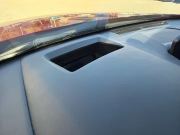 Car image 40