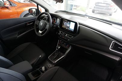 Car image 13