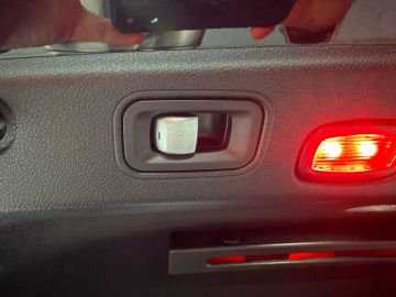 Car image 47
