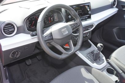 Car image 10