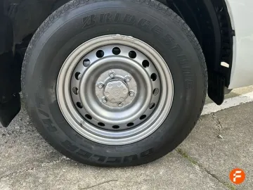 Car image 27