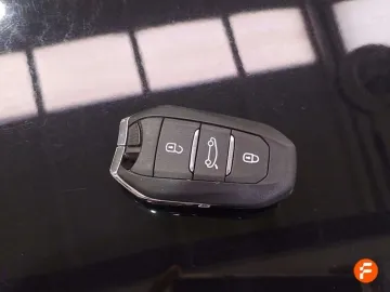 Car image 32