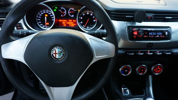 Alfa Romeo Giulietta 88 kW image number 24