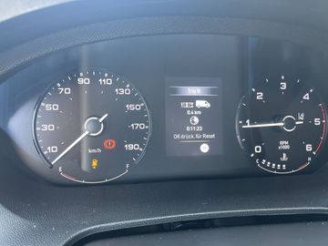 Car image 30