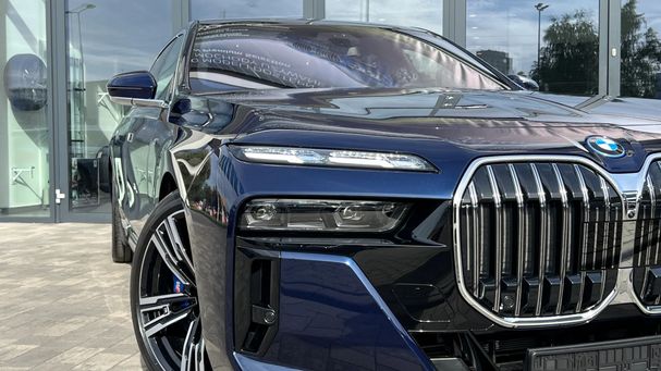 BMW 750 xDrive 360 kW image number 13