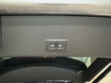 Car image 47