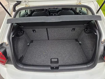 Car image 39