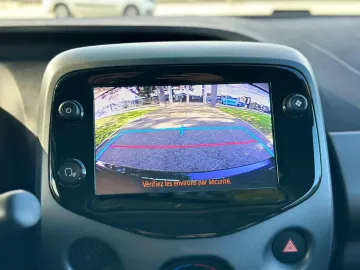 Car image 22