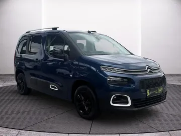 Car image 30