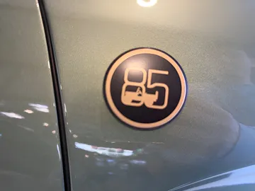 Car image 26