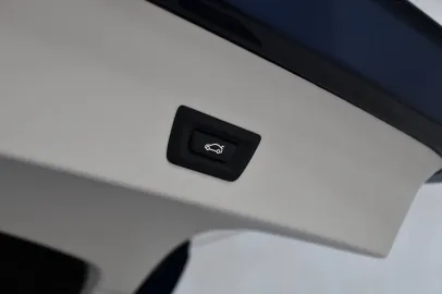 Car image 48