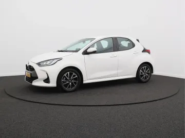 Car image 4