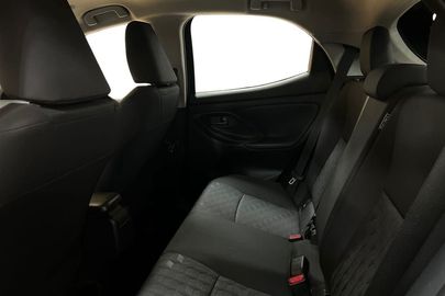 Car image 11