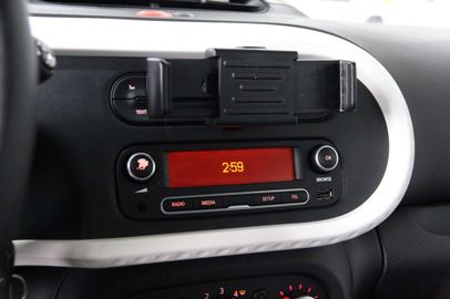 Car image 22