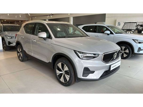 Volvo XC40 T2 Core 95 kW image number 2