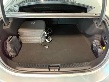 Car image 28