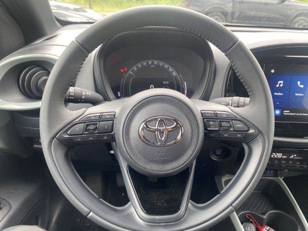 Toyota Aygo X 1.0 53 kW image number 8