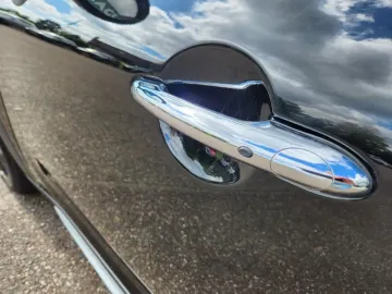 Car image 38