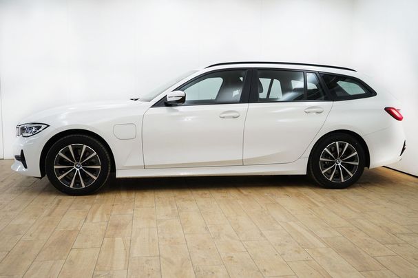 BMW 320 e Touring Advantage 150 kW image number 7