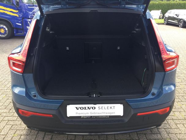 Volvo XC40 B4 Plus Dark 145 kW image number 4