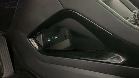 Car image 33