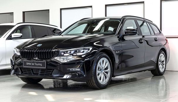 BMW 320 Touring e M 150 kW image number 1