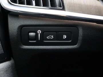 Car image 37