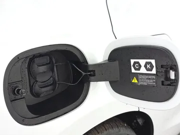 Car image 34