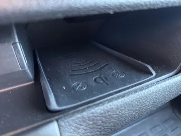 Car image 35