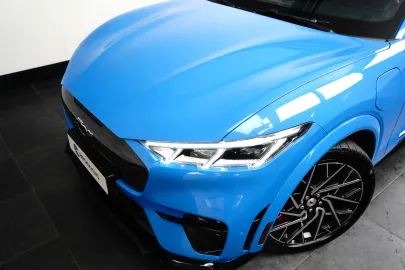 Car image 31