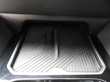 Car image 37