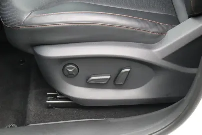 Car image 42